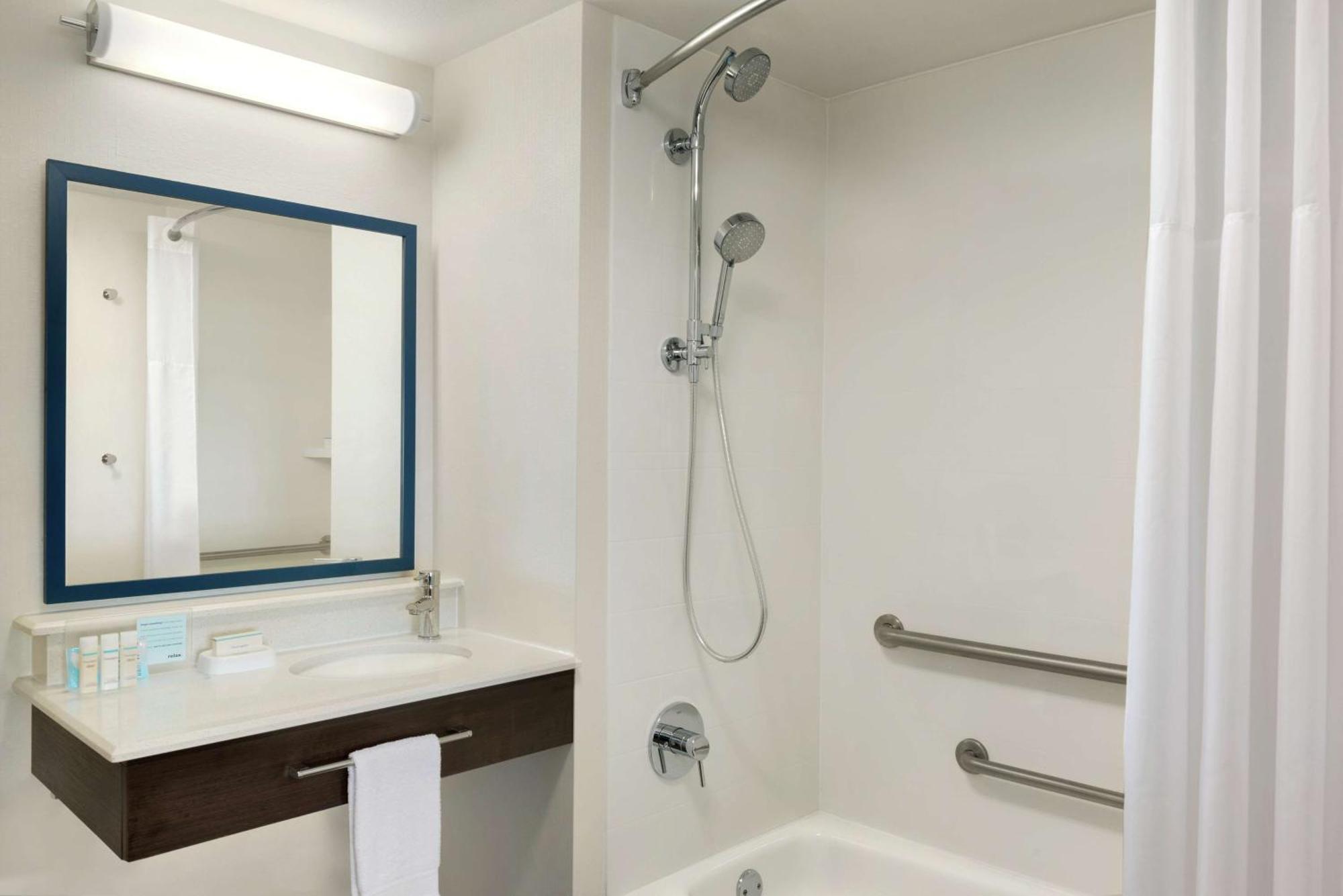 Hampton Inn West Des Moines Lake Drive Exterior foto