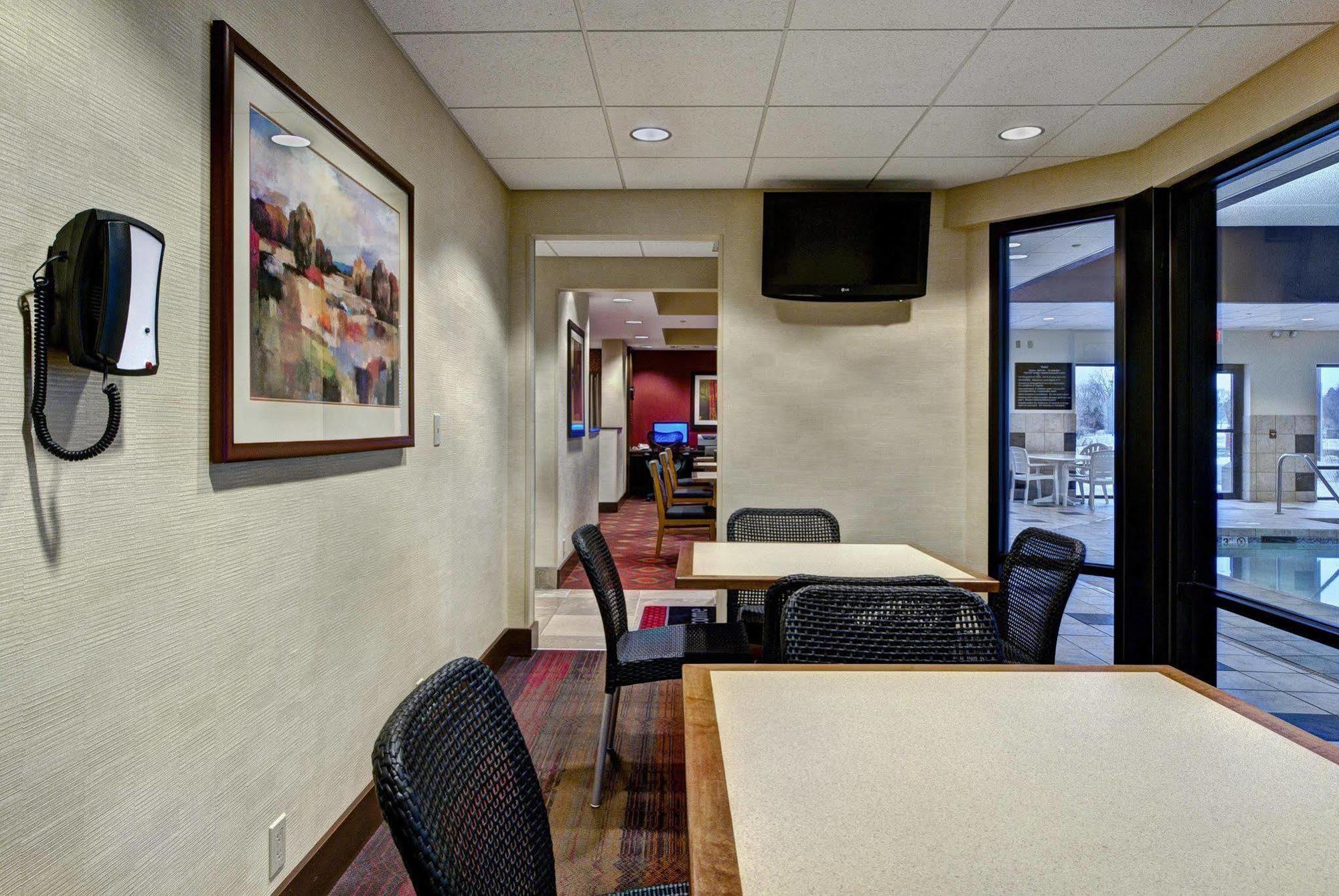 Hampton Inn West Des Moines Lake Drive Exterior foto